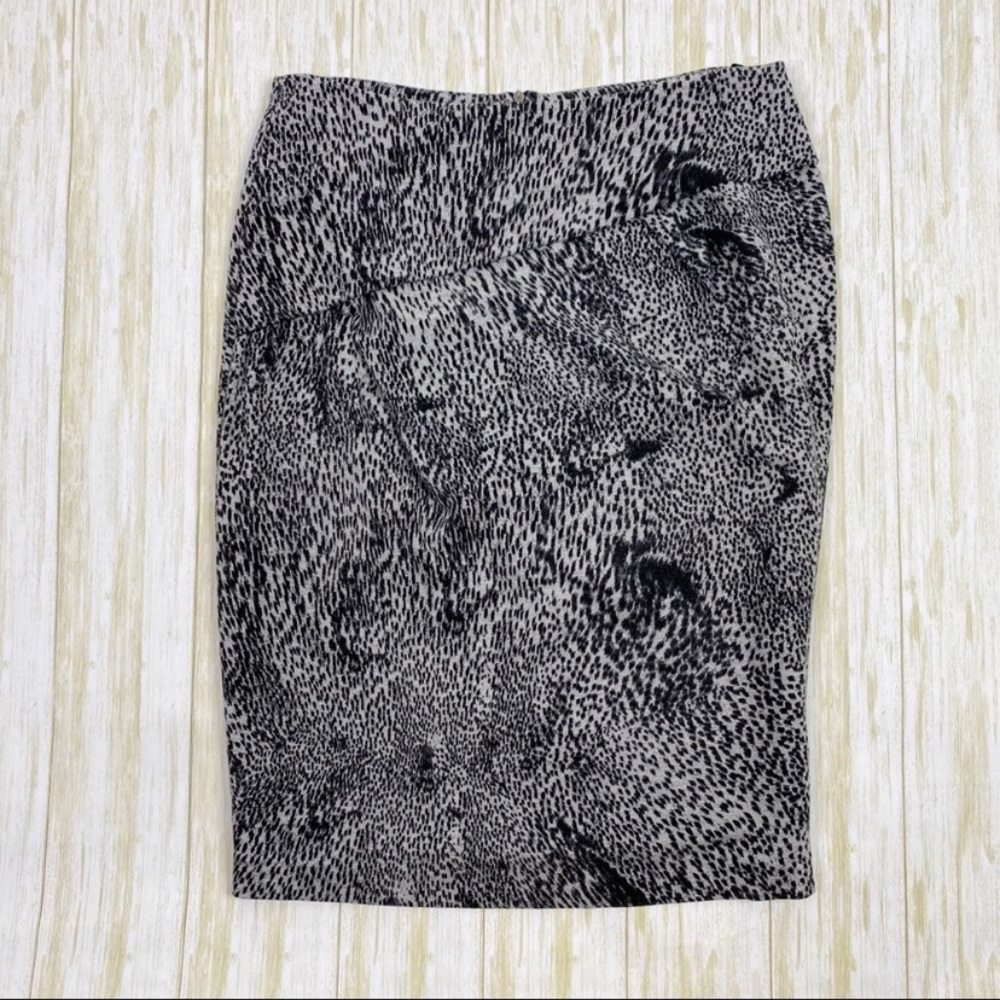 Max Mara Black & Gray Printed Stretch Pencil Skirt